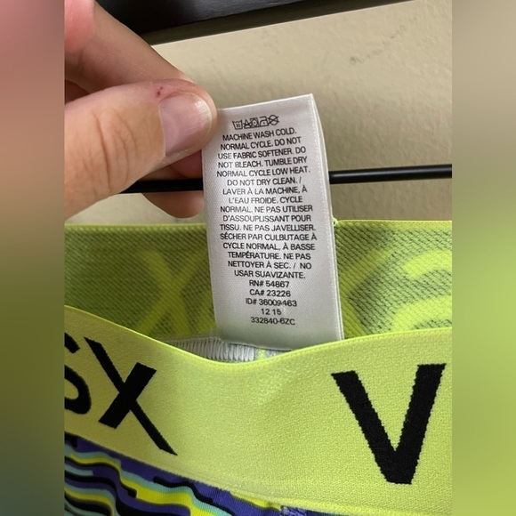Victoria's Secret VSX Sport Womens Size XS Compression Shorts Medium Rise - Picture 5 of 5
